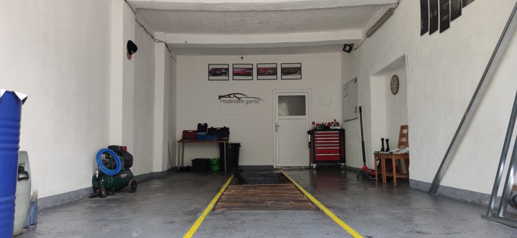 Hodinová garáž